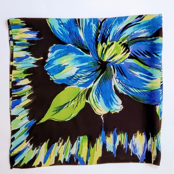 Beautiful Large Square Floral Scarf Like New - Picture 2 of 8